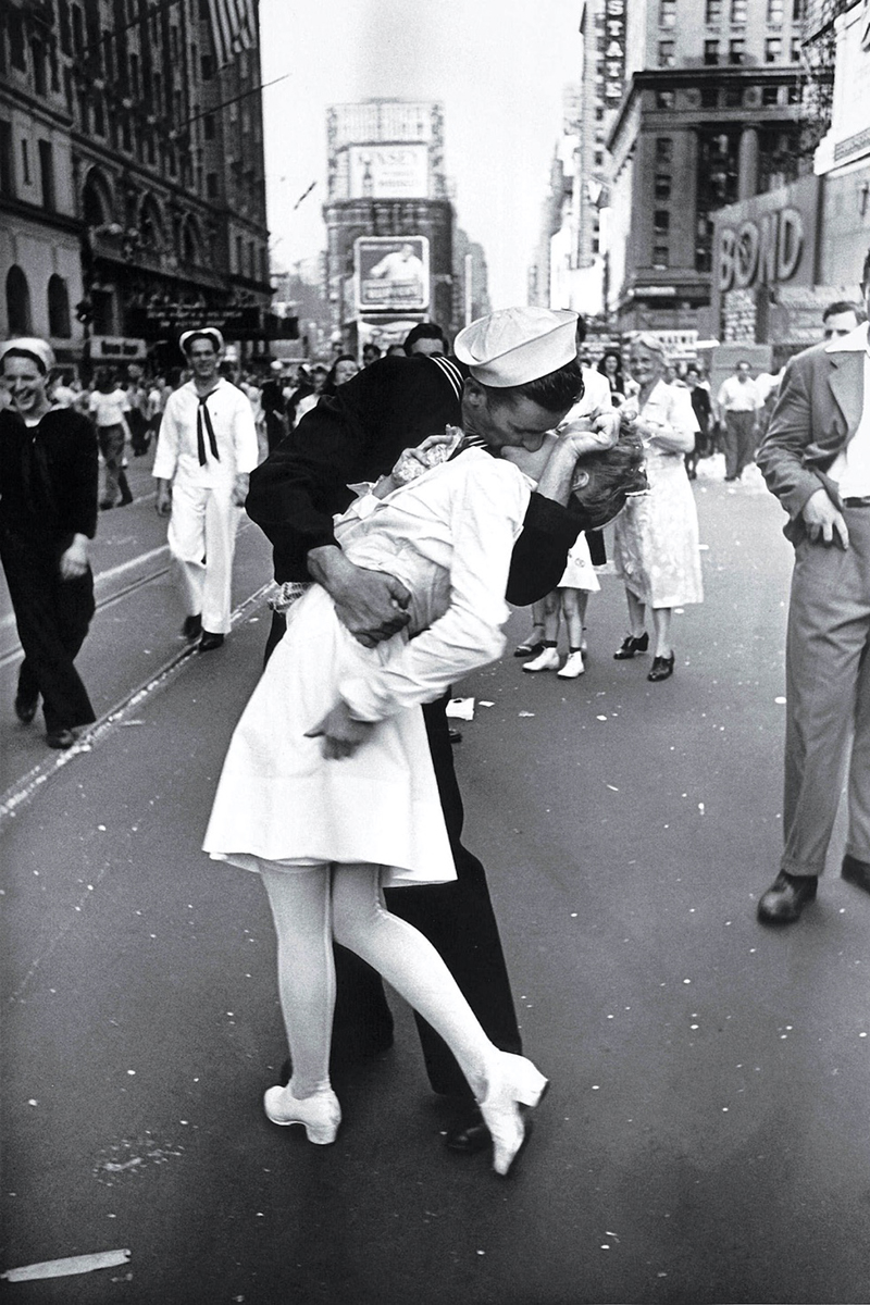 VJ Day in Times Square, New York City, 15 August 1945 © Alfred Eisenstaedt pour Life