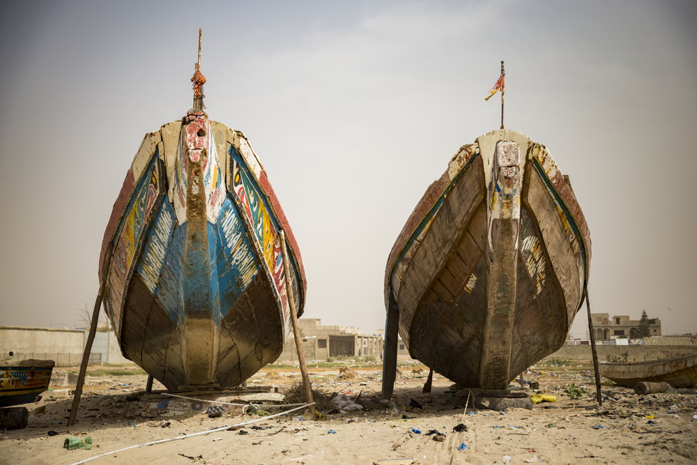 Pirogues de pêcheurs, plage de Joal-Fadiouth, principal port de pêche artisanale. Sénégal. 