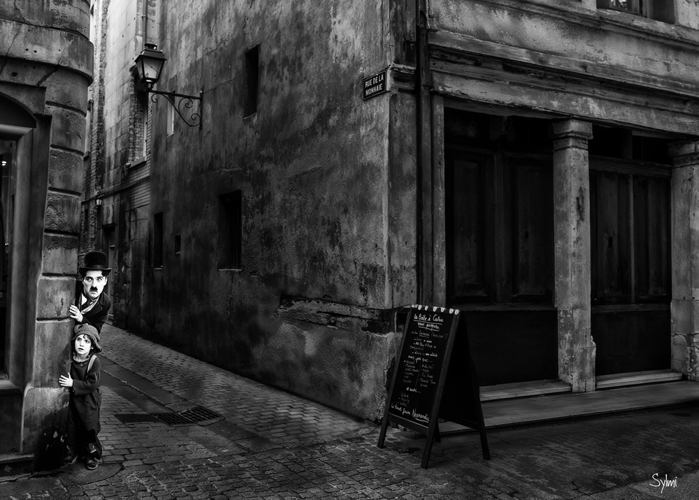Charlie Chaplin & le Kid (Rue de la Monnaie à Caen)