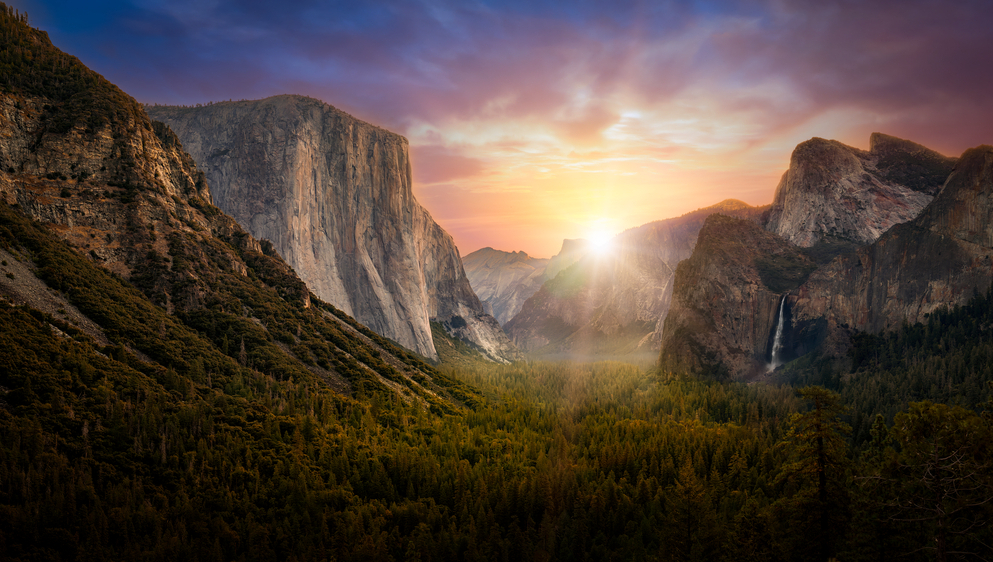 Tunnel View au Yosemite National Park au lever du soleil