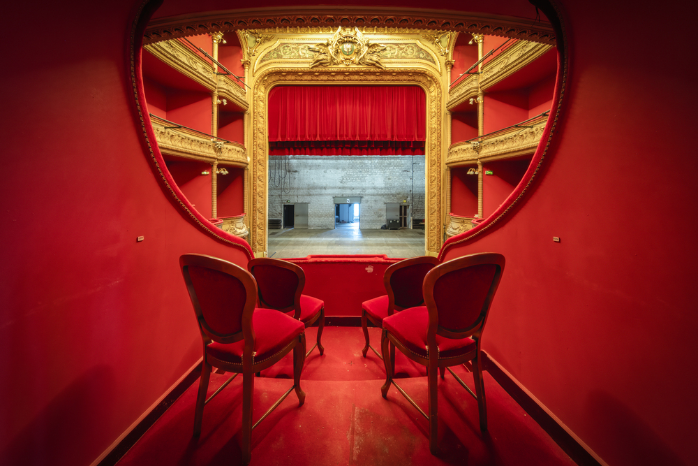 Eloge de l'absence - Abandoned Theater - France