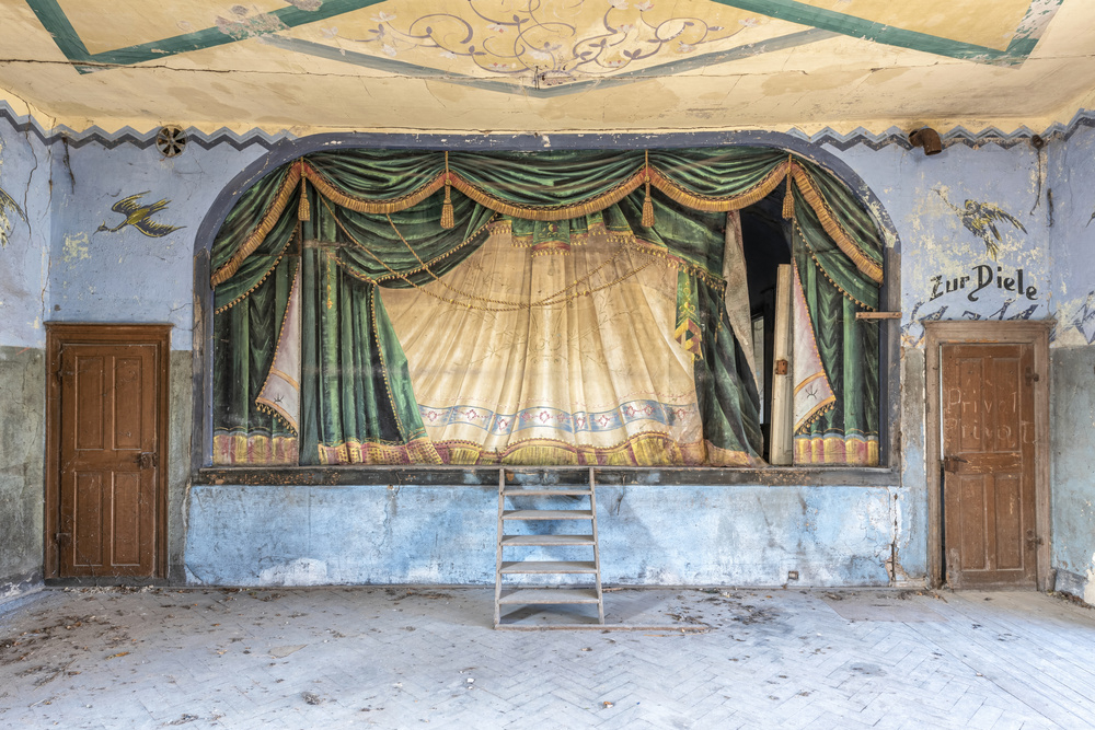 Two Doors Cinema Show - Abandoned Theater - Germany