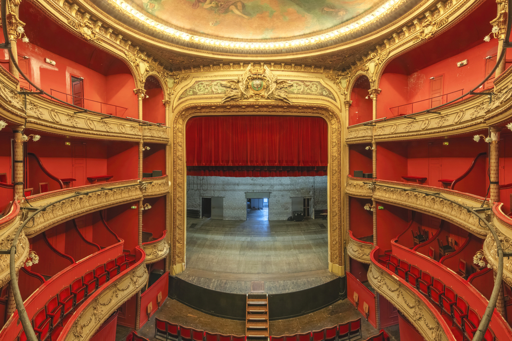 Ne nous voilons pas la farce - Abandoned Theater - France